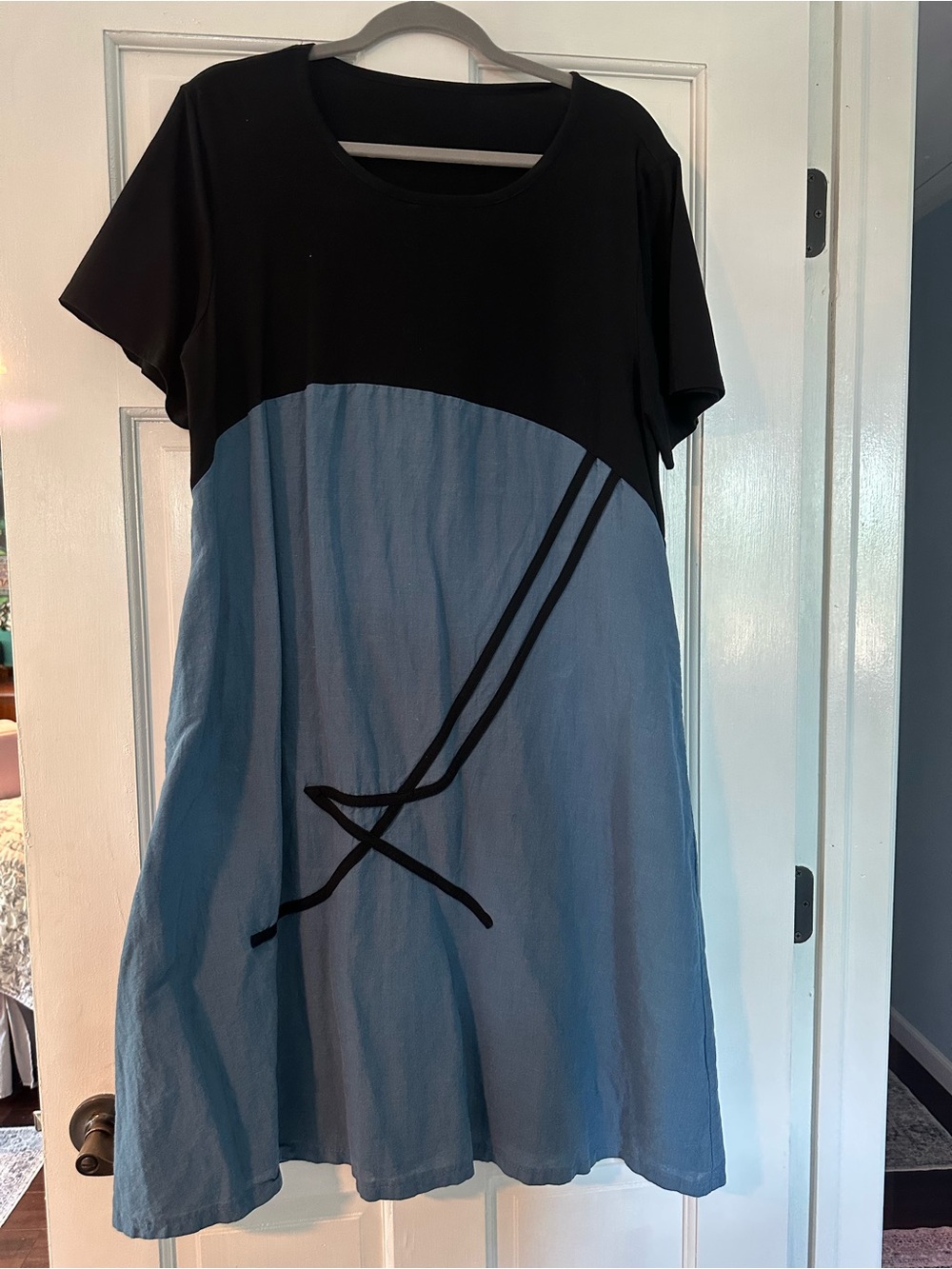 Black and Blue Short-Sleeve A-Line Dress